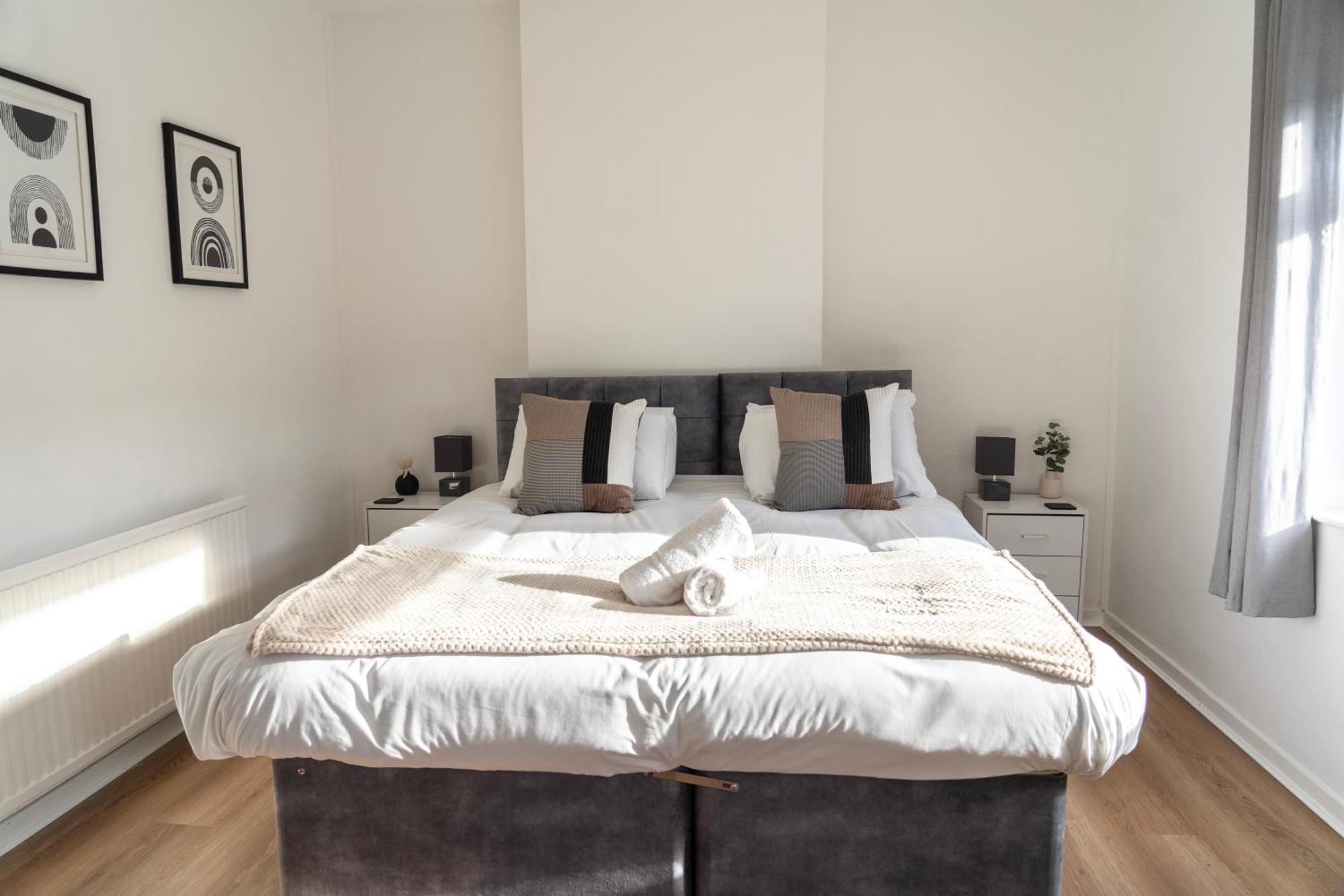 Mideyah Stays - 3 Bed Comfy House Cardiff Exterior photo