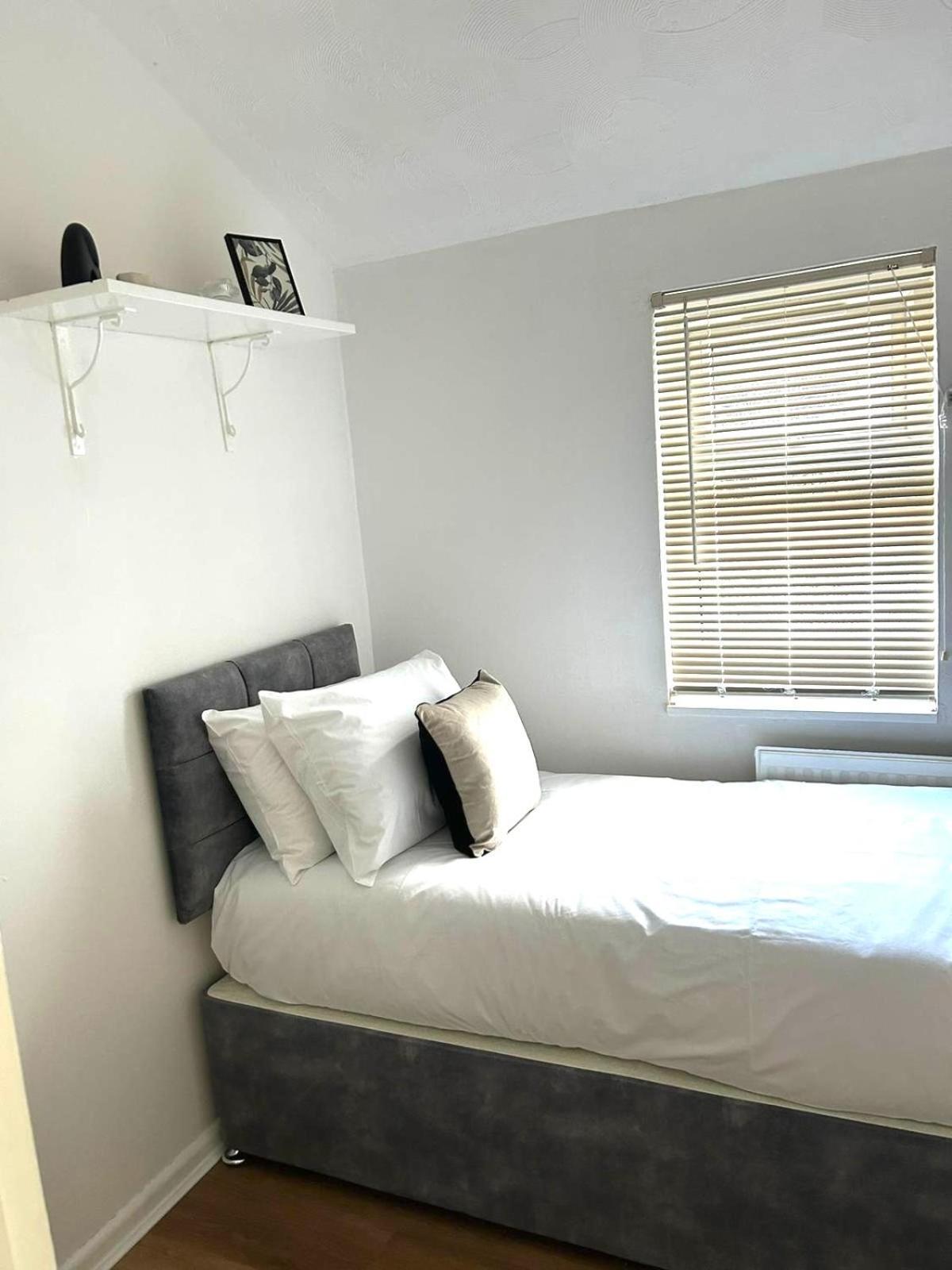 Mideyah Stays - 3 Bed Comfy House Cardiff Exterior photo